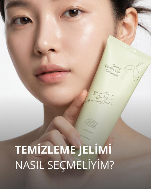 Yağlı Ciltler: Gün içinde parlama ve genişlemiş gözenekler varsa, “Salisilik Asit (BHA)” içeren jel formülleri rutininize dahil edebilirsiniz. “Cildim zaten yağlı” diye nemlendirme adımını lütfen atlamayın.
Kuru Ciltler: Yıkama sonrası gerginlik hissi oluyorsa içeriğinde “Hyaluronik Asit, Centella Asiatica ve Seramid” bulunan ürünlere yönelmelisiniz.
Karma Ciltler: T-bölgesi yağlı, yanaklar kuruysa; cildin dengesini bozmayan “Nazik Jel Temizleyiciler” formülleri en iyisidir.
Hassas Ciltler: Çabuk kızaran, rozalı veya atopik bir cildiniz varsa; parfümsüz “Centella Asiatica, Hyaluronik Asit ve Panthenol” içeren yatıştırıcı ürünleri tercih edebilirsiniz.
Yüzünüzü yıkadıktan sonra o “gıcır gıcır” temizlik hissini seviyorsanız, üzgünüz ama cildinize zarar veriyorsunuz. İdeal bir temizleyici sonrası cildiniz yumuşak, esnek ve rahat hissetmelidir.☺️

#kokoma #temizlemejeli